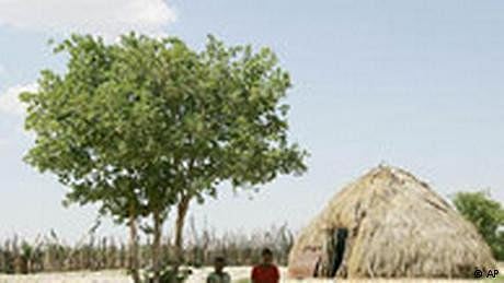 The weather in the country changed rapidly with Holi, with temperatures reaching 33 degrees in some places and 35 degrees in others.