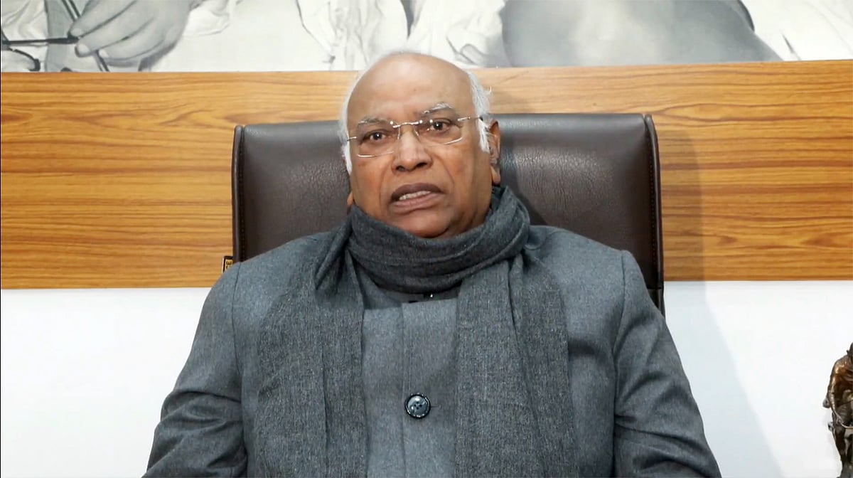 &amp;apos;Modi ji has surrendered both politically and morally&amp;apos;, Kharge expresses concern over the current situation